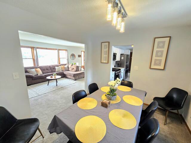 NEW Sauna | Games | Airport | Fun | Spacious gallery image 5