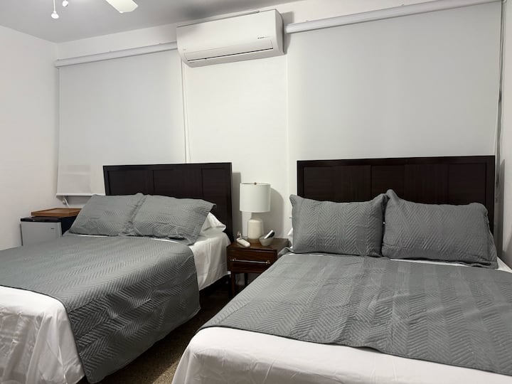 รูป ซานเซบาสเตียน เบดแอนด์เบรคฟาสท์: ห้องพิงค์ (คู่) 1