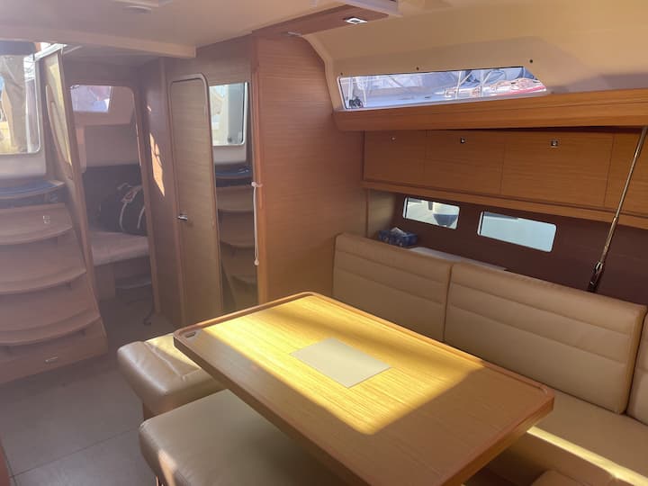 Superbe Bateau Moderne - Quiberon