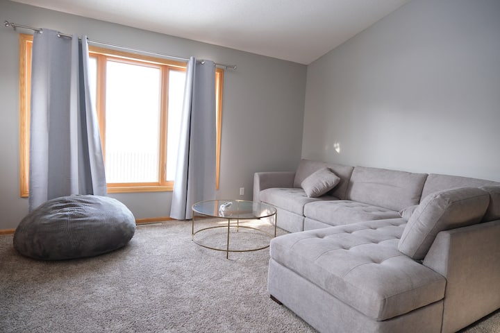 Spacious Bungalow Near Downtown & Target Field - Minneapolis