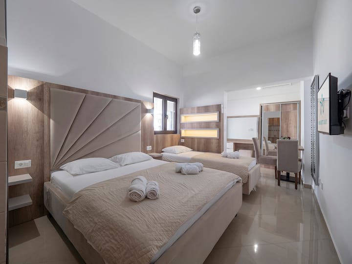 Apartments Mary- Standard Triple Studio Near Beach - ブドヴァ