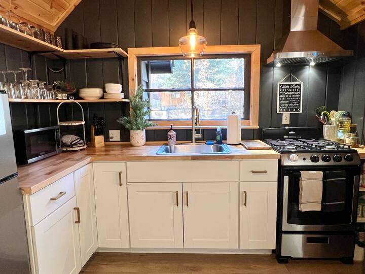 Full kitchen image 5