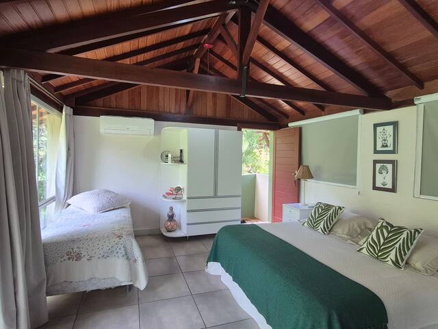 Entire home with 1 bedrooms in Tiradentes - Casinha inteira rodeada de verde