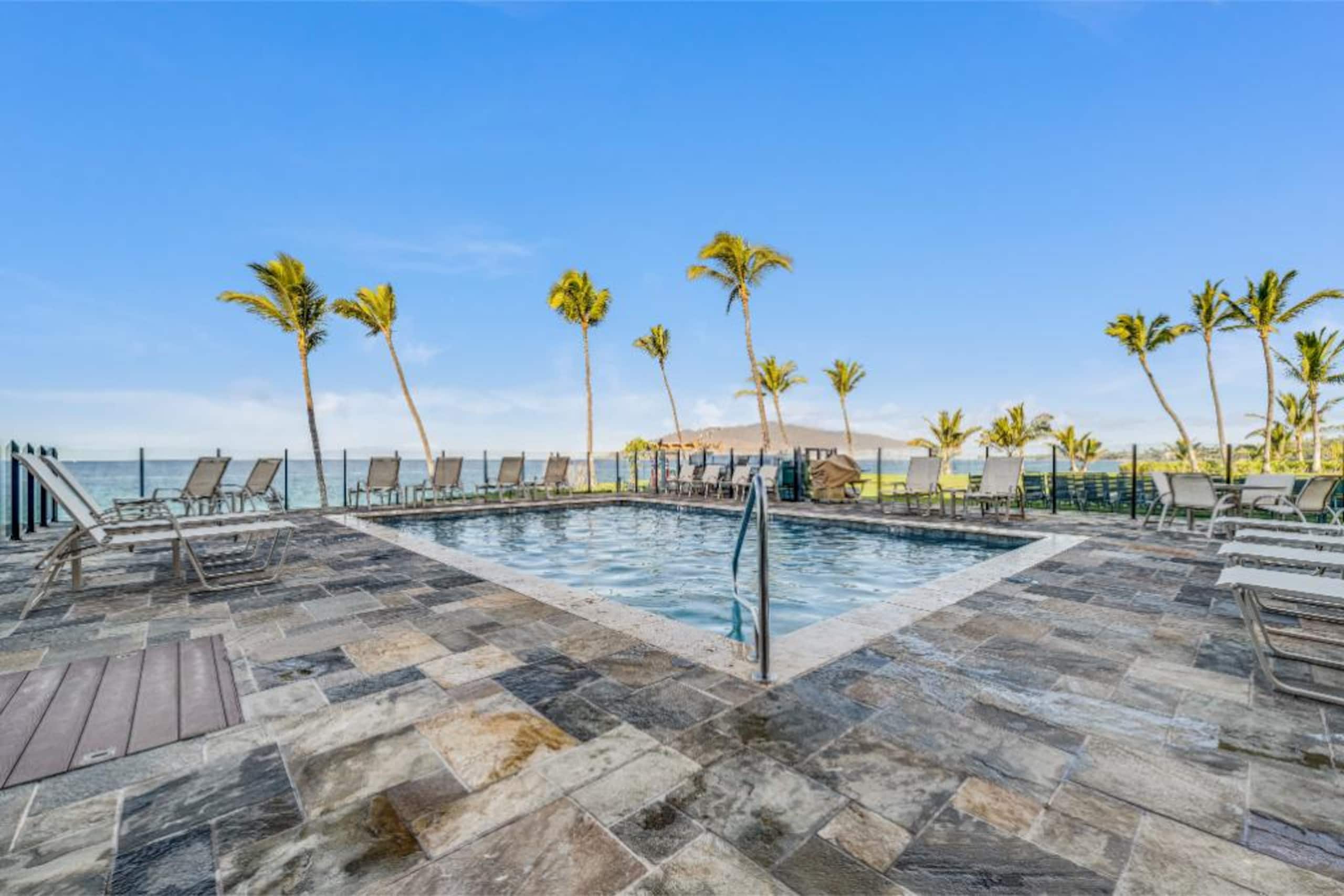 Condo in Kihei · ★5.0 · 1 bedroom · 2 beds · 1.5 baths - Image 3