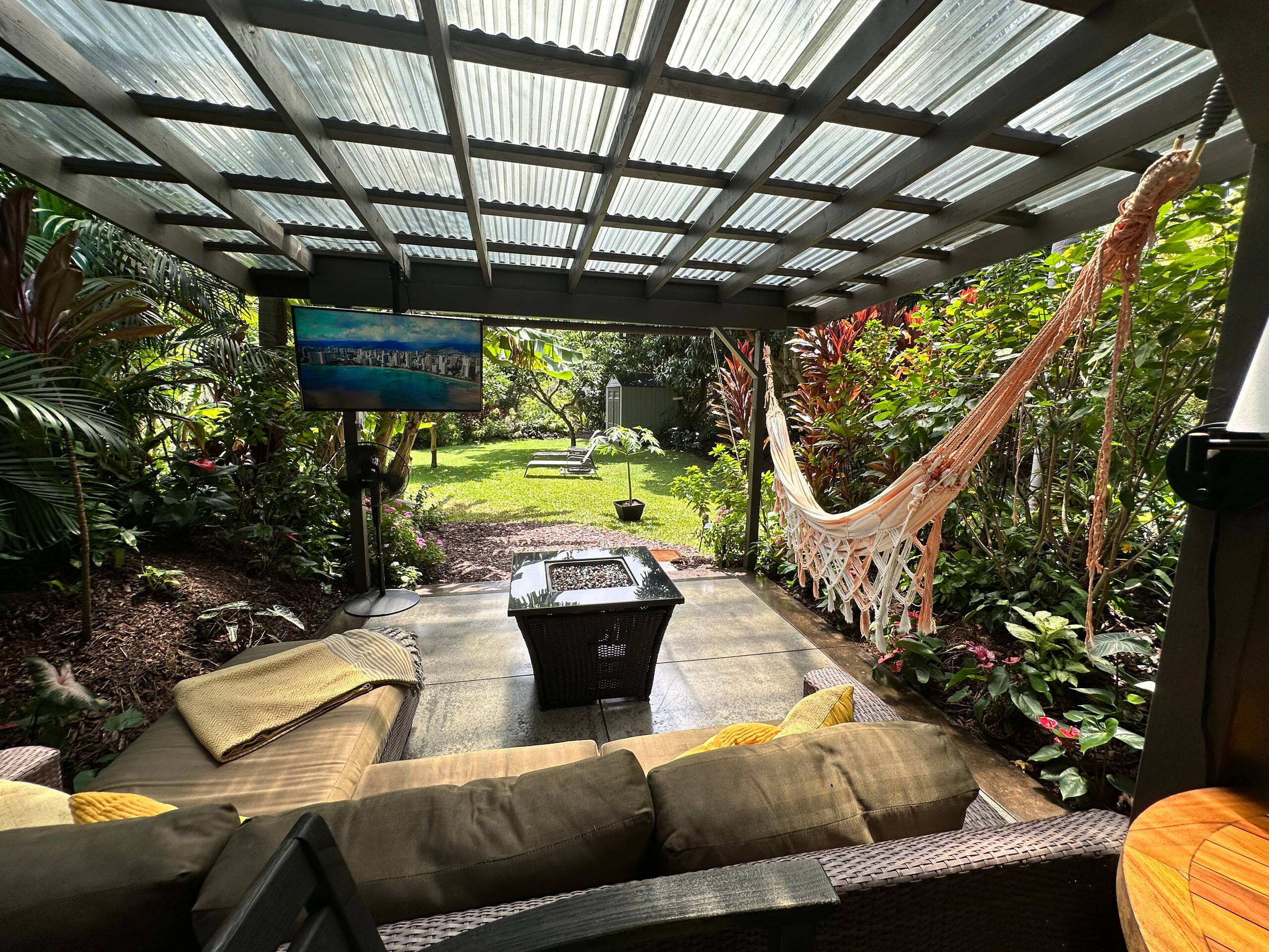 Guesthouse in Pahoa · ★5.0 · 1 bedroom · 1 bed · 1 bath - Image 1