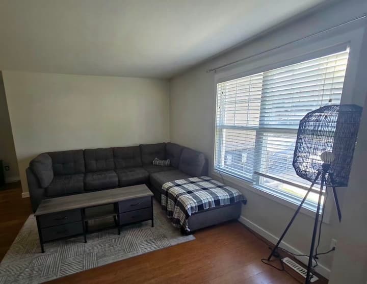 2 Bedroom Condo With Pool And Hot Tub Access. - Saskatoon