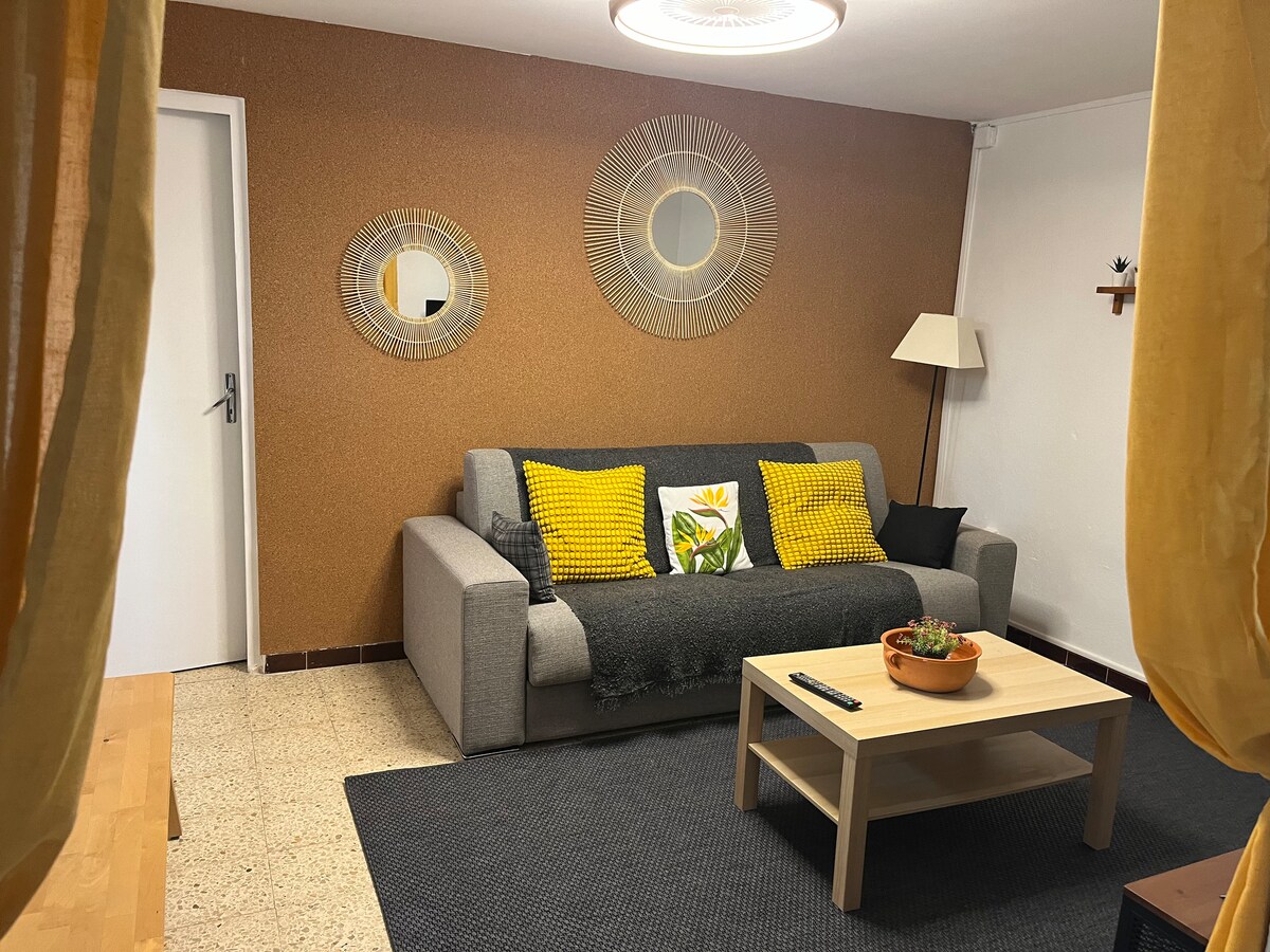 Top performing Airbnb: New 60 m2 ground floor villa apartment near the beach in La Ciotat