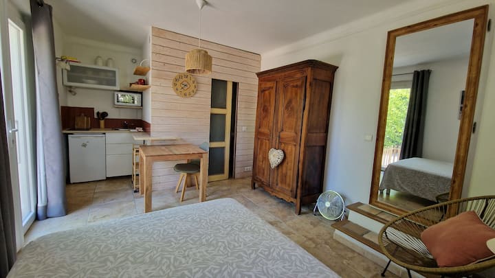 Petit Studio Dans Mas Provençal Avec Piscine - Mouans-Sartoux