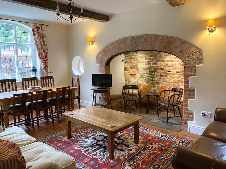 18th C. Coach House On Private Country Estate - Ross-on-Wye