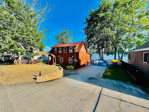 Little Lake House-fishing, relaxation, waterfront