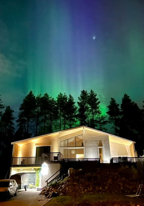 Unique loqhouse with lakeview near city center