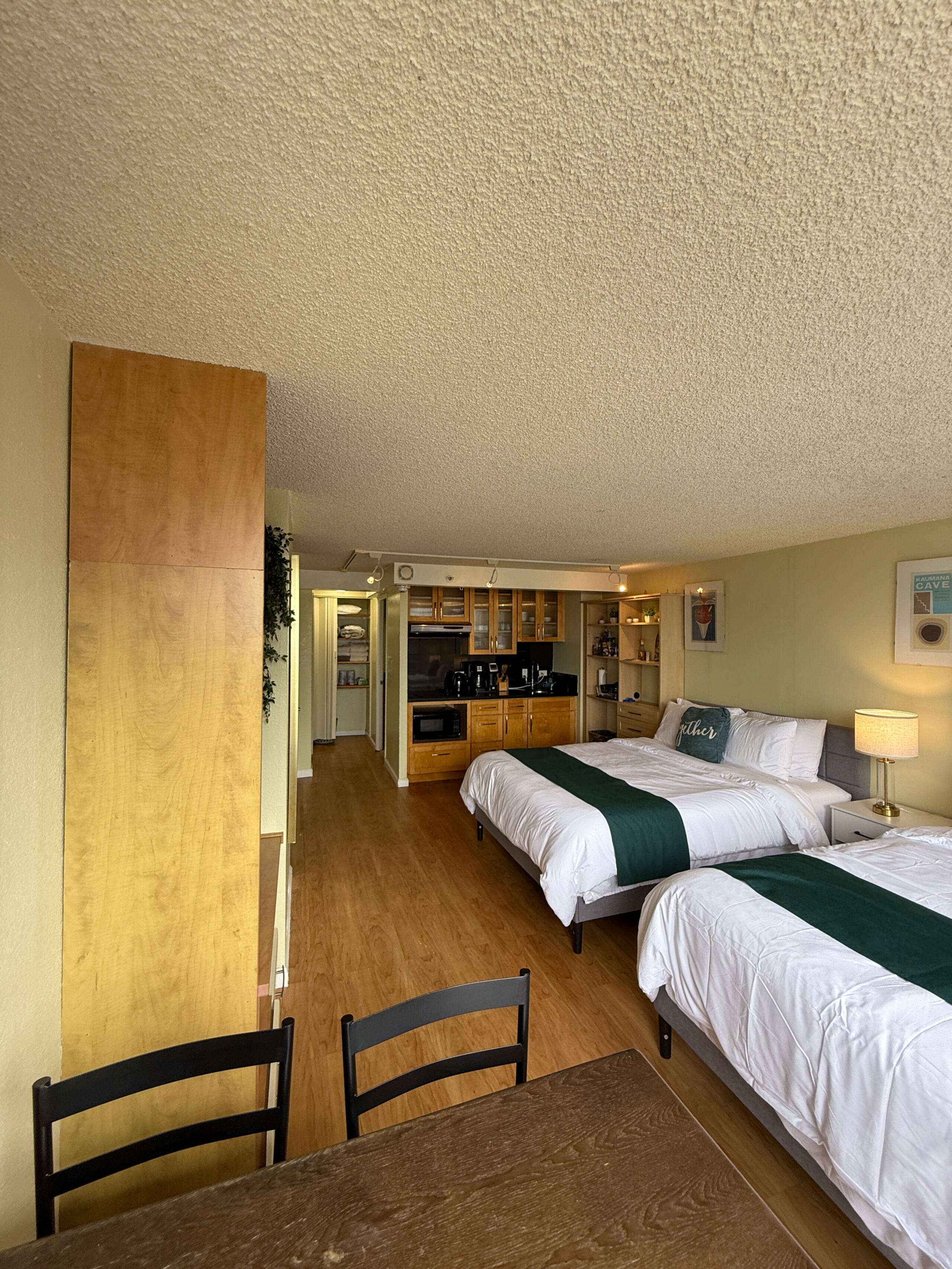 Condo in Honolulu · ★4.68 · 2 bedrooms · 3 beds · 2 private baths - Image 24
