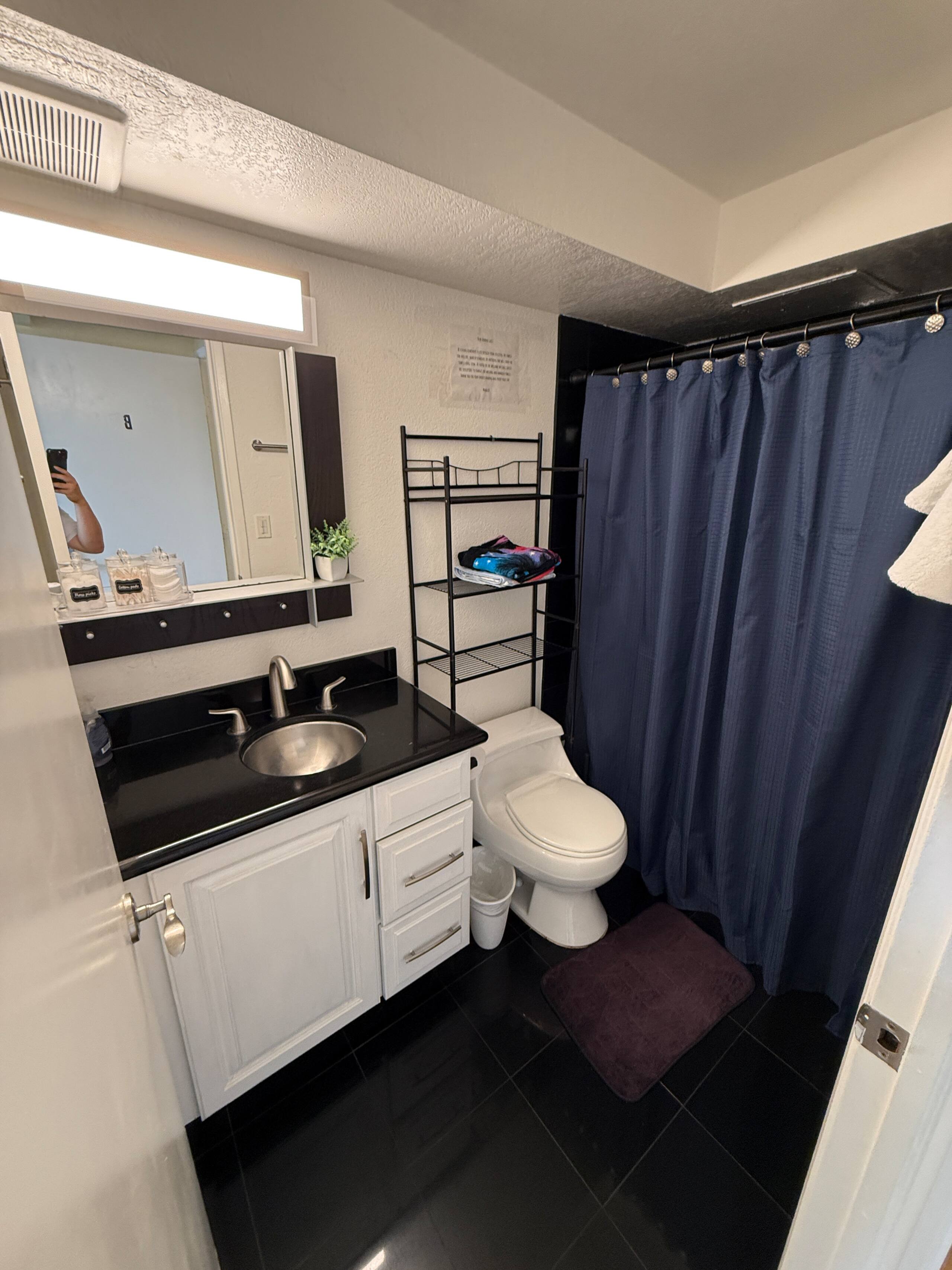 Condo in Honolulu · ★4.68 · 2 bedrooms · 3 beds · 2 private baths - Image 22