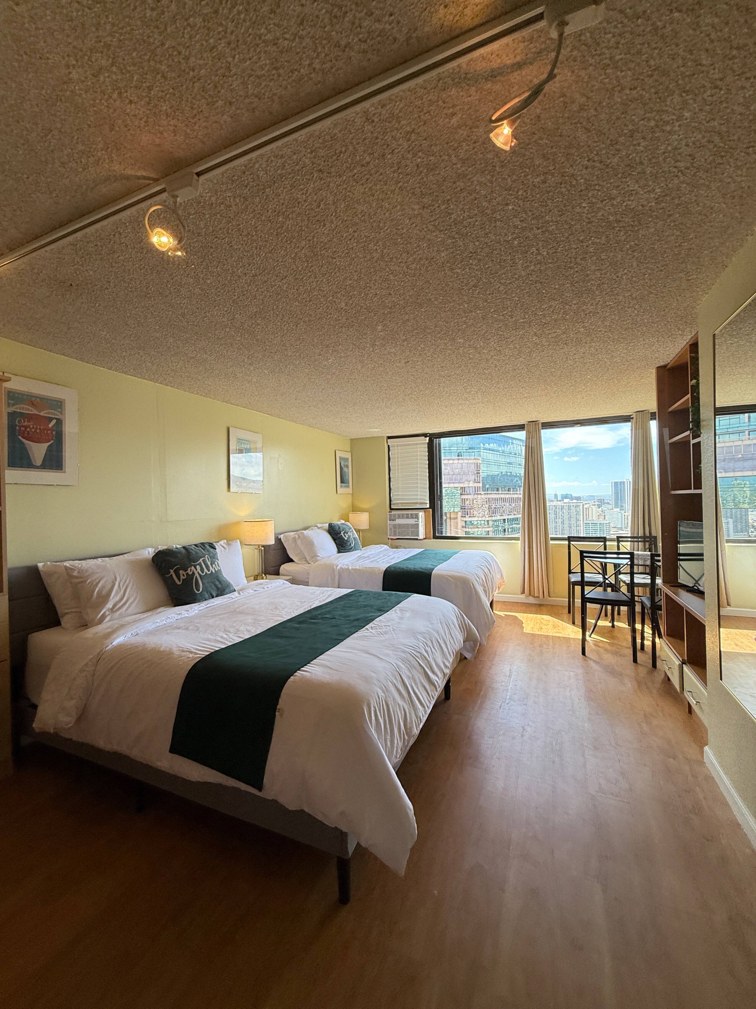 Condo in Honolulu · ★4.68 · 2 bedrooms · 3 beds · 2 private baths - Image 30