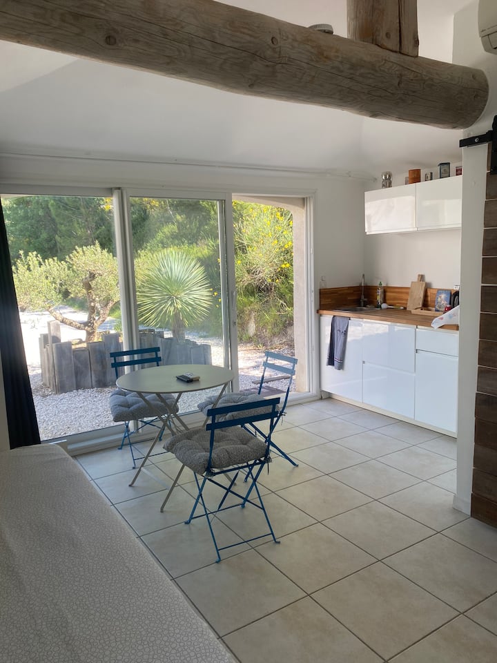 15' Aix Provence Studio Calme Eguilles 
E Charge - Saint-Cannat