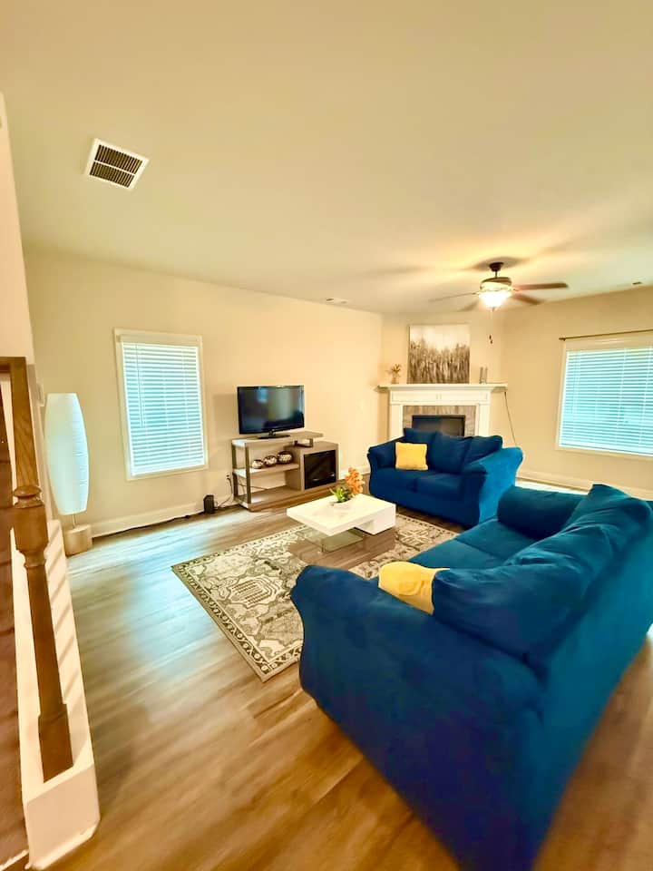 Cozy Home In Gated Community - Hampton, GA
