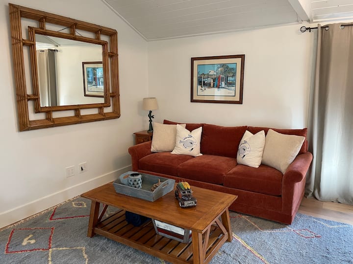 Beautifully Remodeled One Bedroom Home For 2 - Ojai, CA