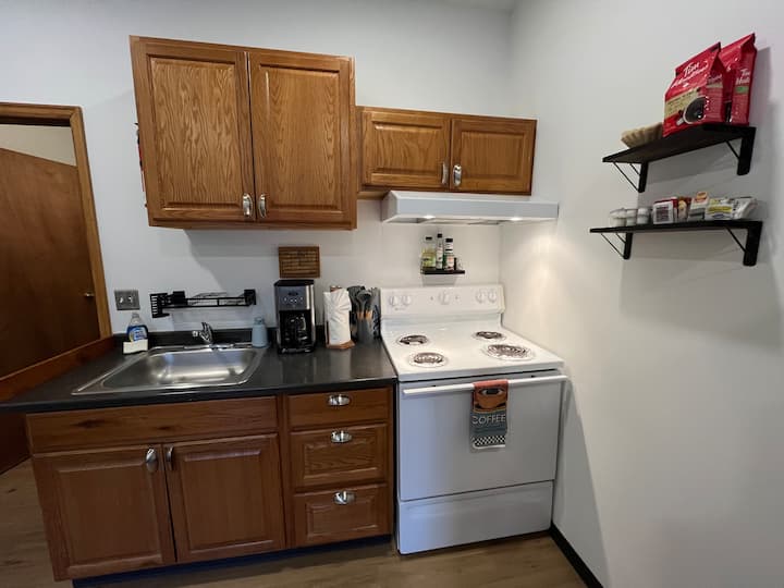 Apartment L: Mount Longenbaugh (Car Rental Option) - Sitka, AK