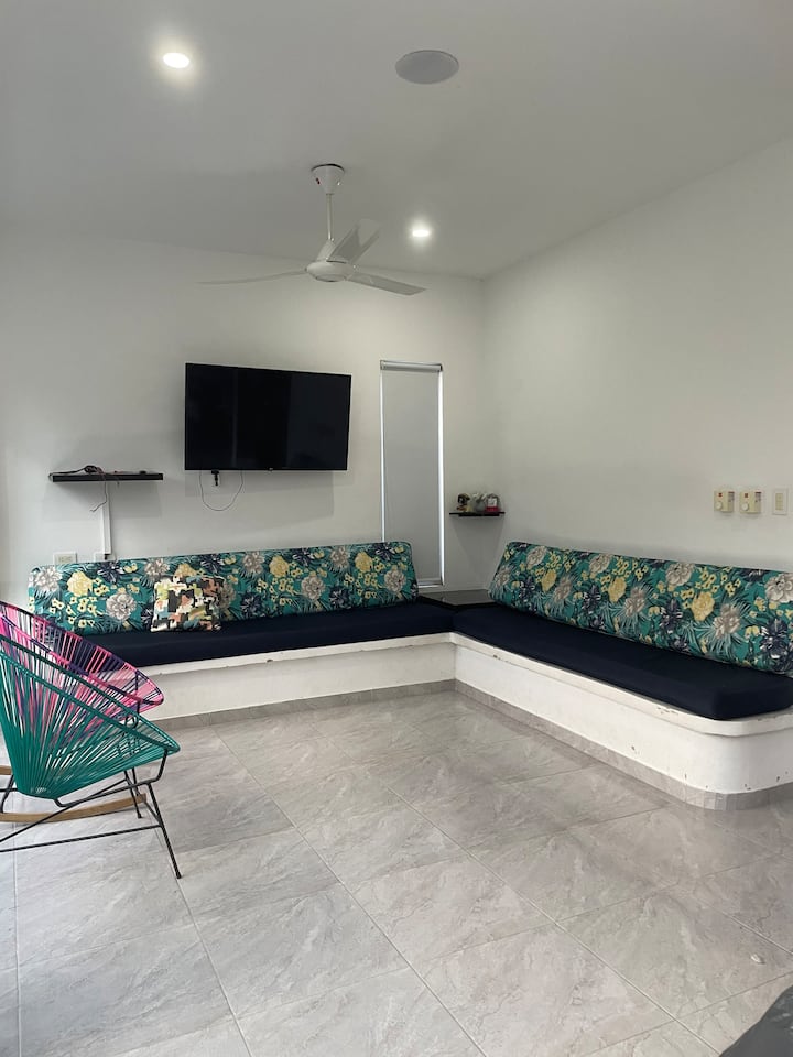 Agradable Casa Familiar En Melgar, Piscina Privada - Melgar
