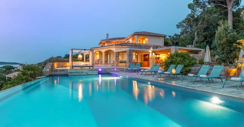 Sea View Villa – Pool, Games & Good Times