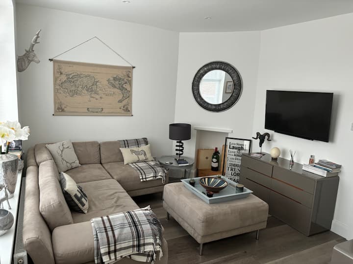 Stunning 2 Bed Cottage With Lovely Walled Garden - Shrewsbury