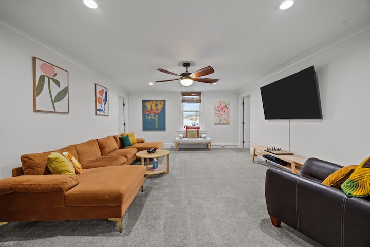 The Upstairs Apartment - Close To Coliseum & Uncg - Greensboro, NC