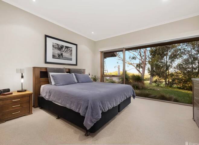 The View premium country retreat gallery image 5