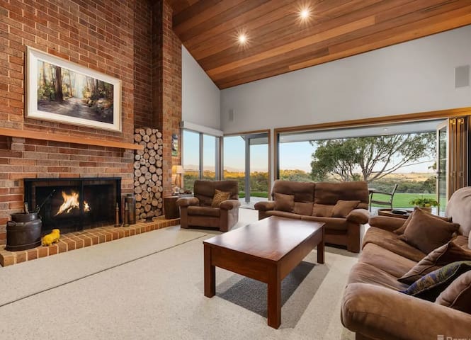 The View premium country retreat gallery image 2