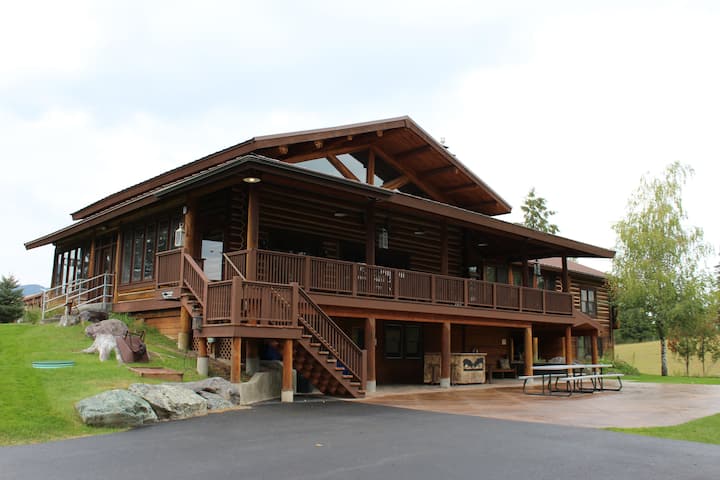 Large 5 Bedroom House with Loft on Beautiful Ranch