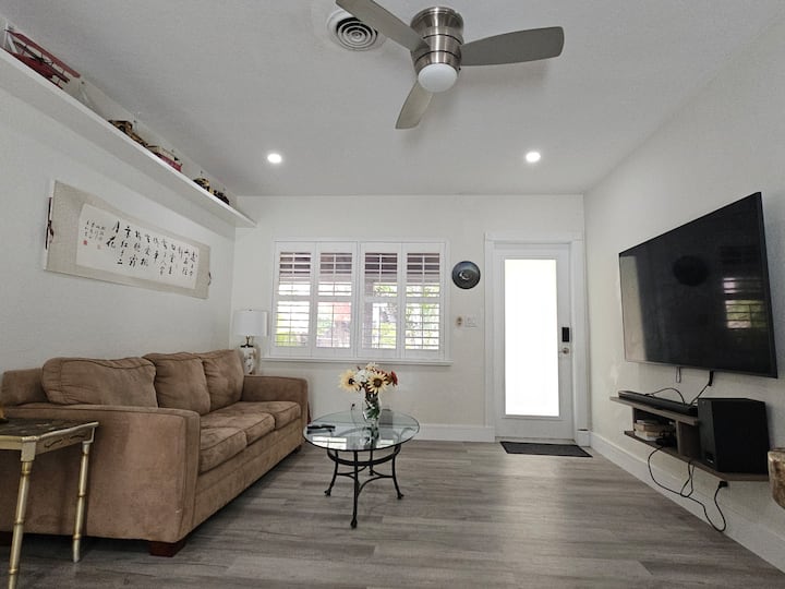 Casa Playa With Hot Tub One Block From The Ocean - Pompano Beach, FL