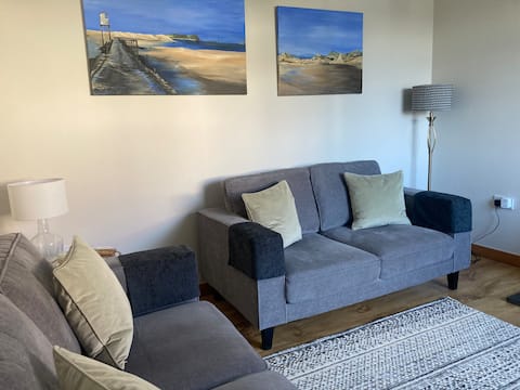 Top Airbnb: Delightful, warm, cosy cottage on Holy Island. in Northumberland