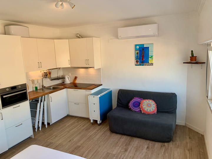 Mirazul: Central Studio For Couples - 4 Min Beach - Costa da Caparica