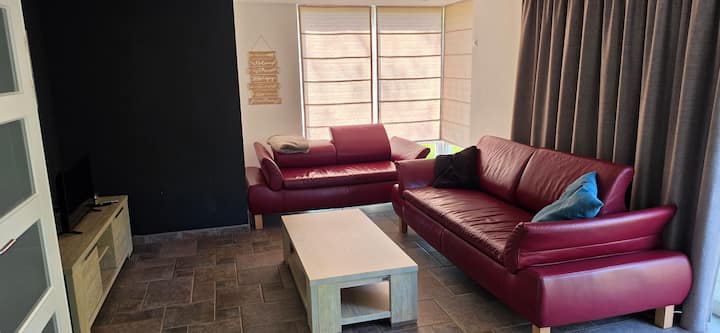 Comfortabele Vakantiewoning Met Grote Tuin - ネイメーヘン