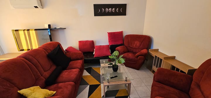 Duplex Climatisé, 3 Chambres, Parking Sécurisé - Turenne