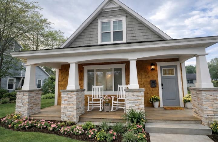 Park St Retreat- Waterfalls, Hiking & Hot Tub