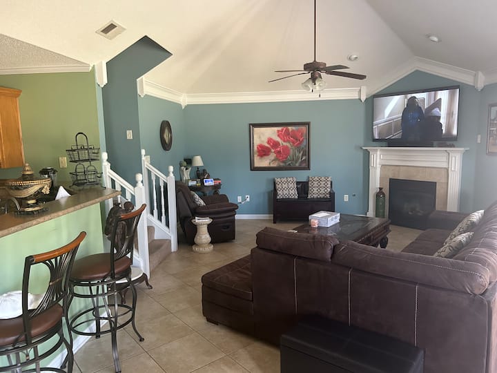 Nice Three Bedroom Spacious Home.with Fun Room. - Southaven, MS