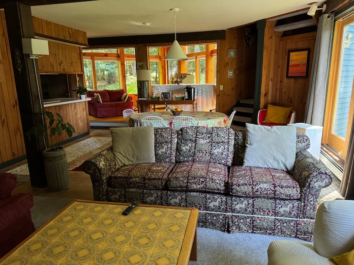 Cozy 3-bedroom Home With Views Of Mt. Mansfield - Stowe, VT