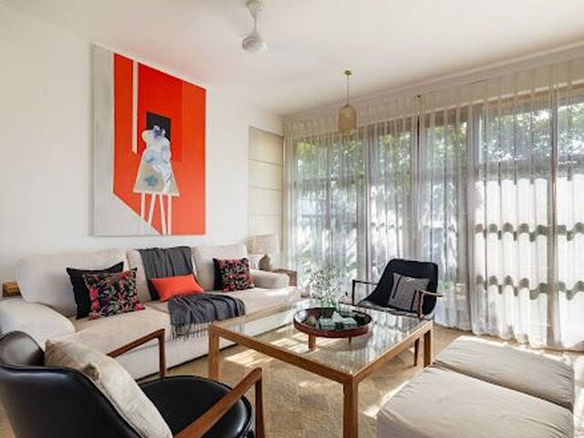 3BR villa with private infinity pool & garden