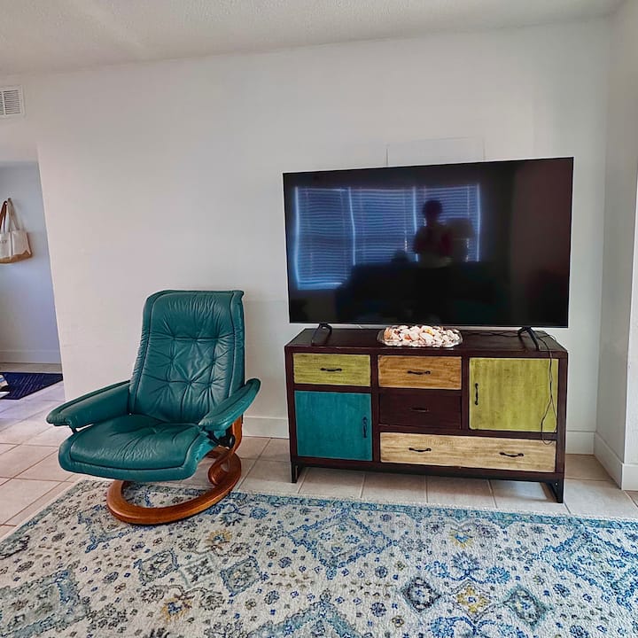 Tiki Time With Prime Beach Access - Englewood, FL