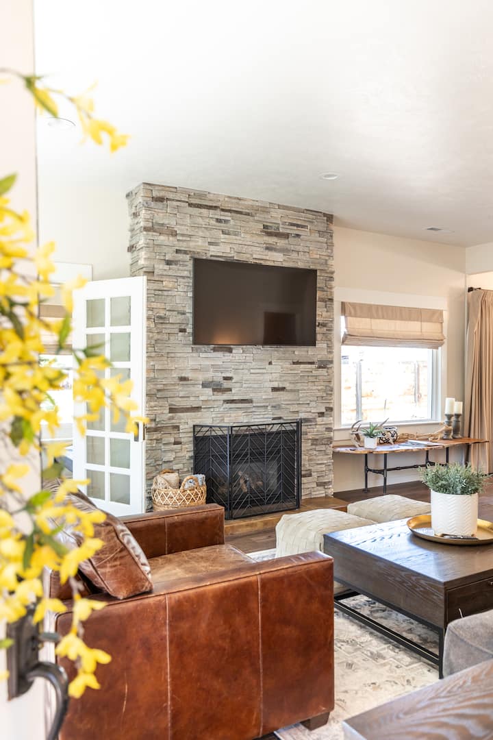 Old Elko Charm With A New World Spin! - Elko, NV