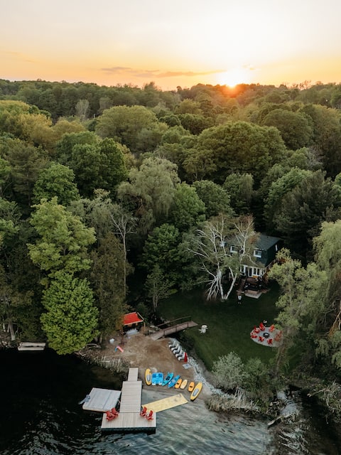 The “Mellow Yellow”Cottage on the water