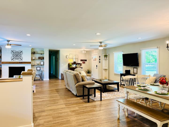 Peaceful Country Setting Four Minutes From Town! - Wake Forest, NC