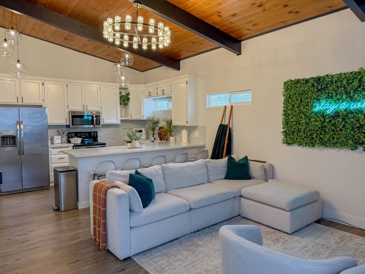 2 Bed 1 Bath Rosevilles’ Best St. Close To Freeway - Roseville, CA