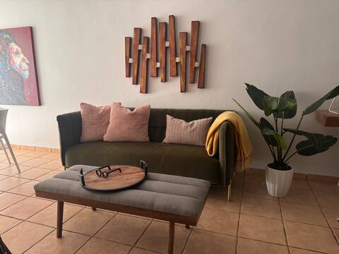 Entire Condo 
Spacious & Modern near the beach