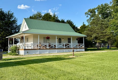Good Hope Cottage Mini Farm/Arcade/No Cleaning Fee