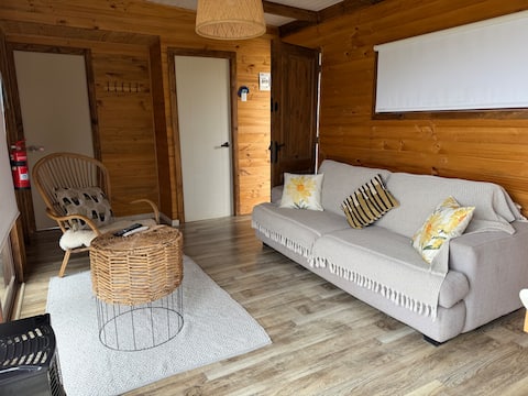 Top performing Airbnb: Pet-friendly cabin, ocean view | Total rest in Pelluhue