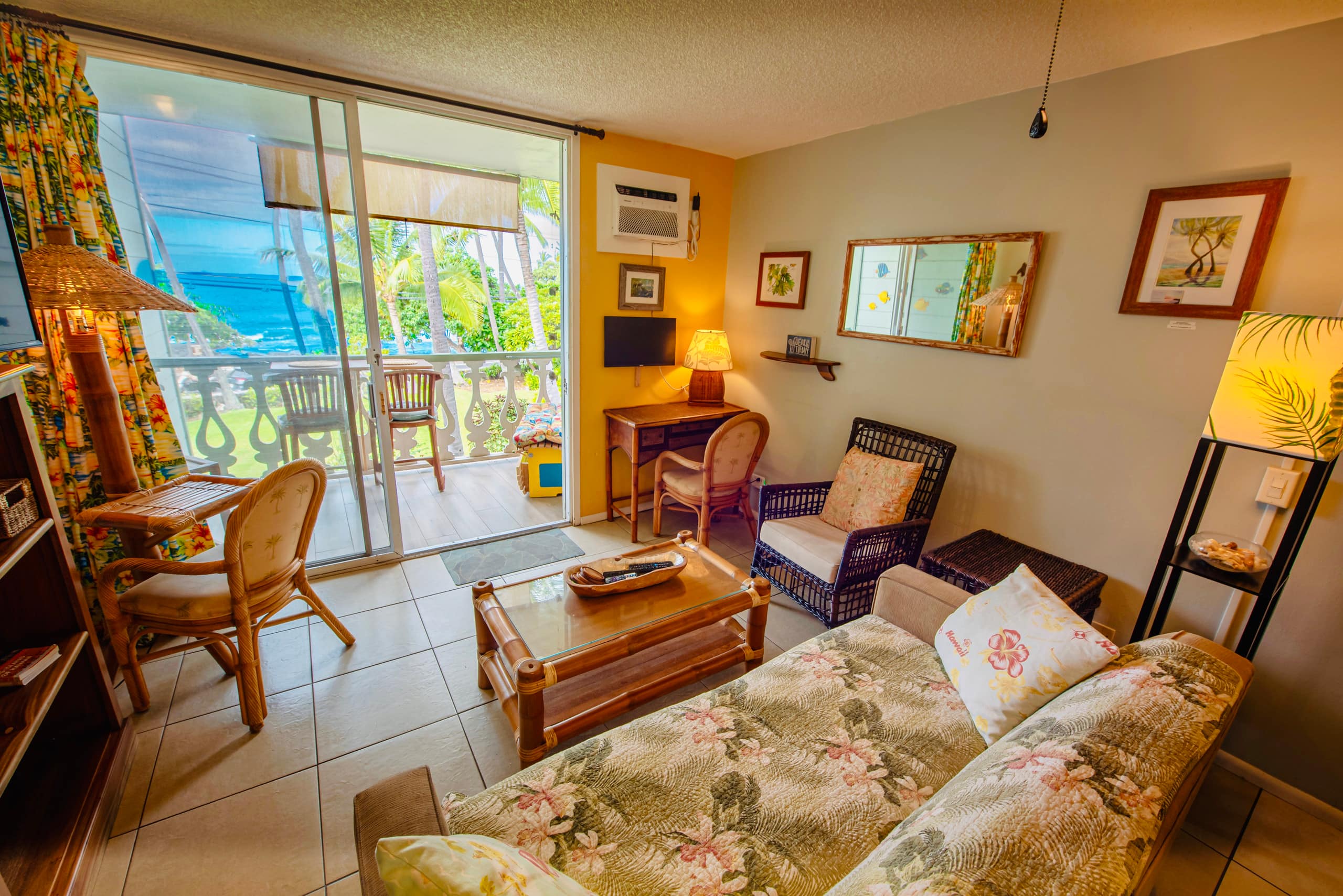 Condo in Kailua-Kona · ★4.88 · Studio · 2 beds · 1 bath - Image 5