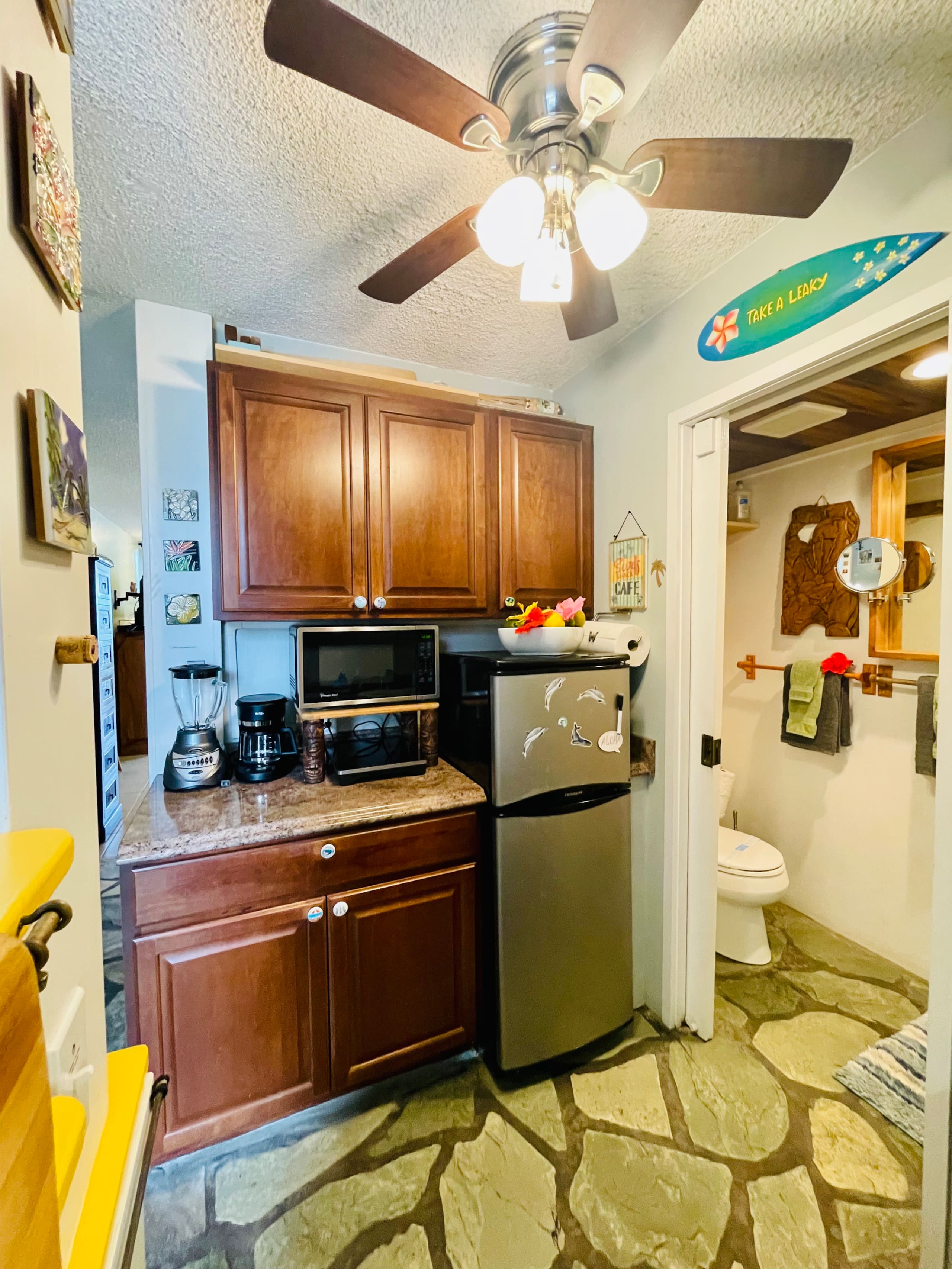 Condo in Kailua-Kona · ★4.88 · Studio · 2 beds · 1 bath - Image 6