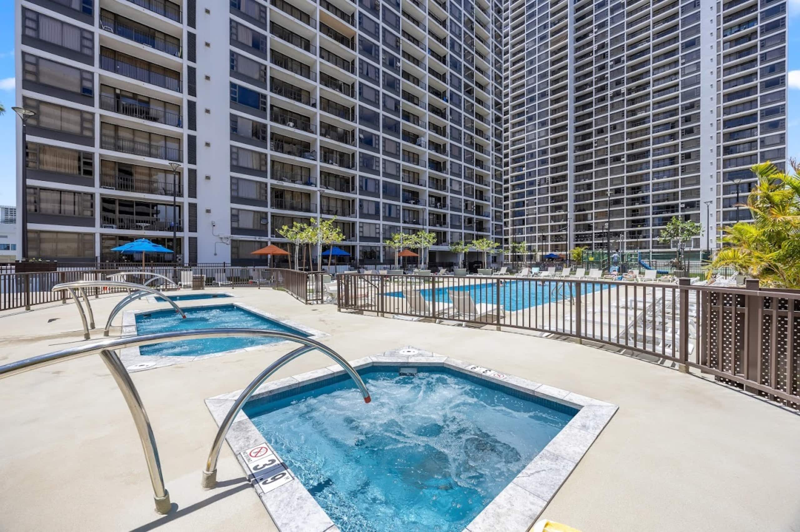 Free Parking-Waikiki Banyan Cozy 1BR Near Beach! - Image 49