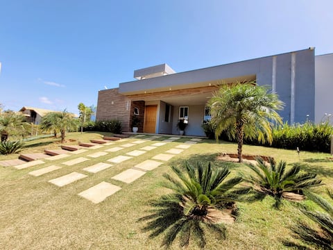 Chácara Aloha🌺S.P.
House in a gated community